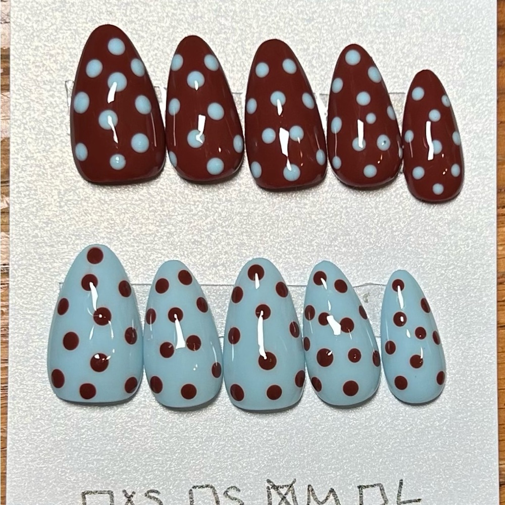 Polka Dot Press-On Nails